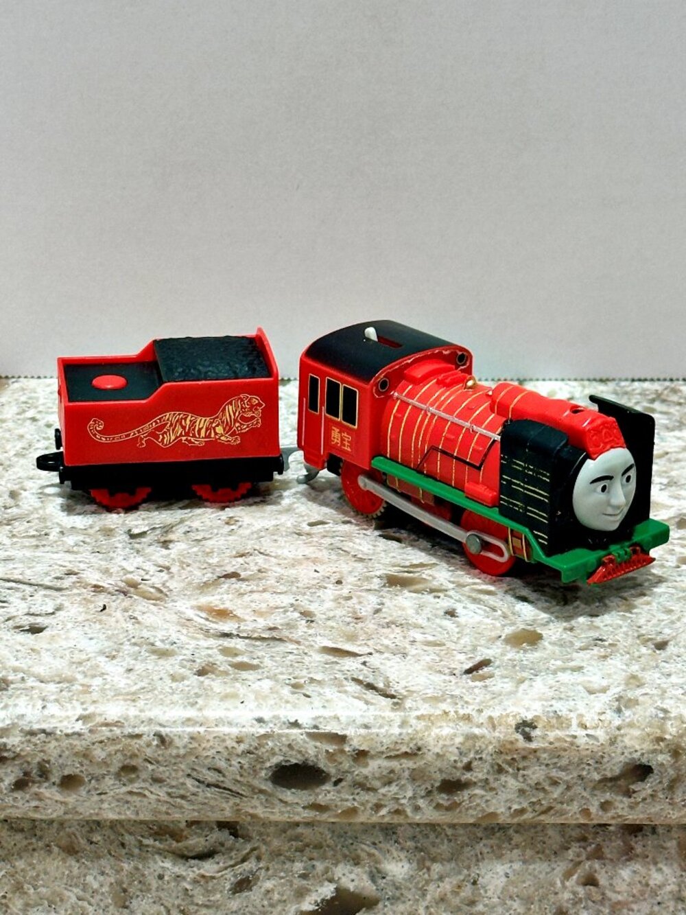 Thomas Friends TrackMaster Yong Bao Hero Tiger w Tender 2013 Mattel NOT WORKING